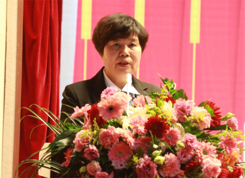 安博手机版app第一届党委班子选举大会---徐州市树恩中学总校长薛淑萍同志致开幕辞